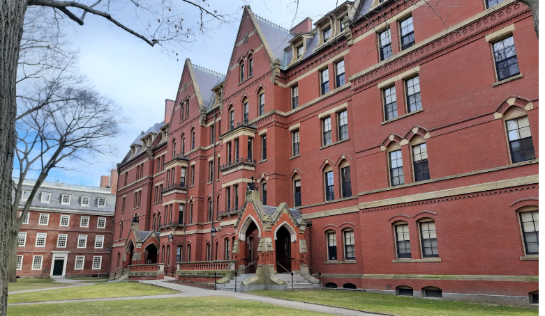 HARVARD UNIVERSITY IS A BOG PART OF THE BOSTON VACATION DESTINATION