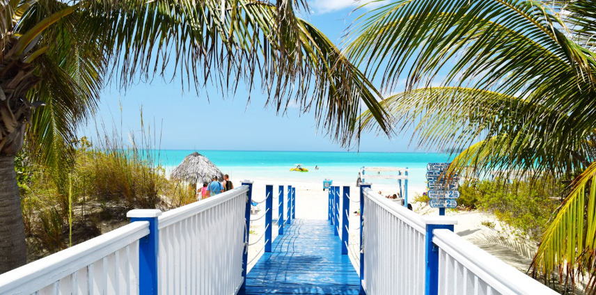 CUBAN VACATION SPOT LEADING TO THE CARRIBEAN BEACH